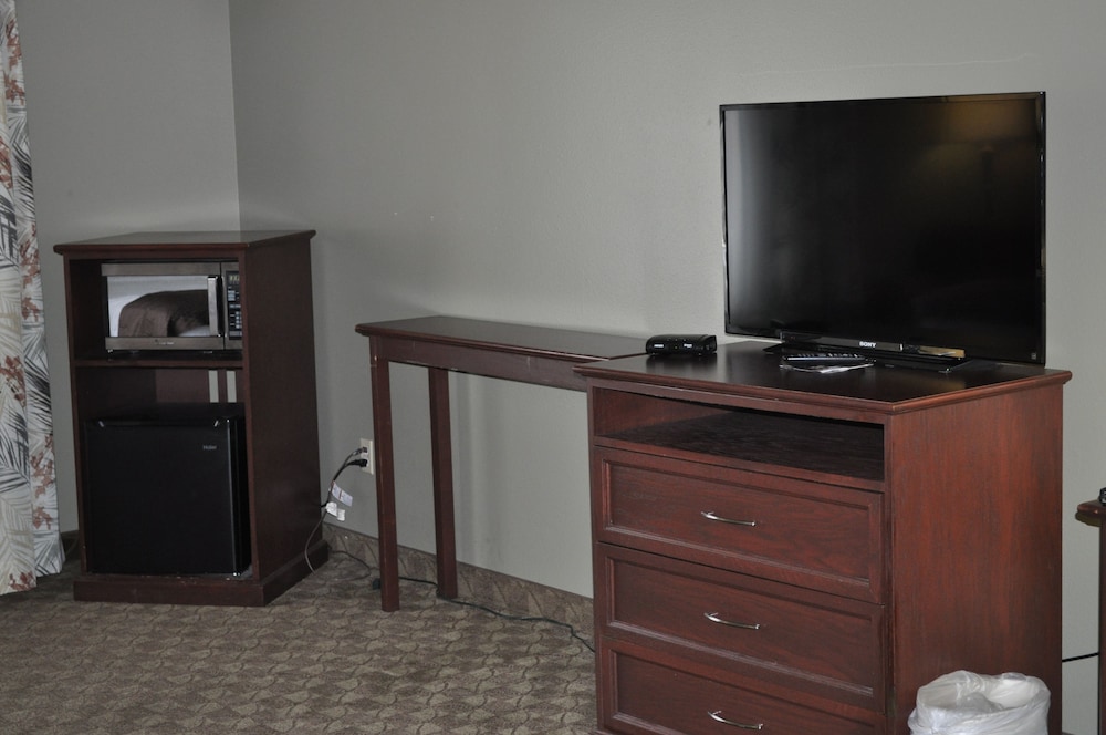 Seaport Inn and Suites 2/38