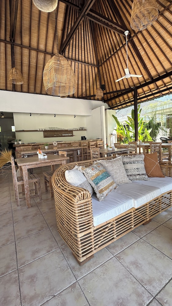 Artemis Villa And Hotel 9/46