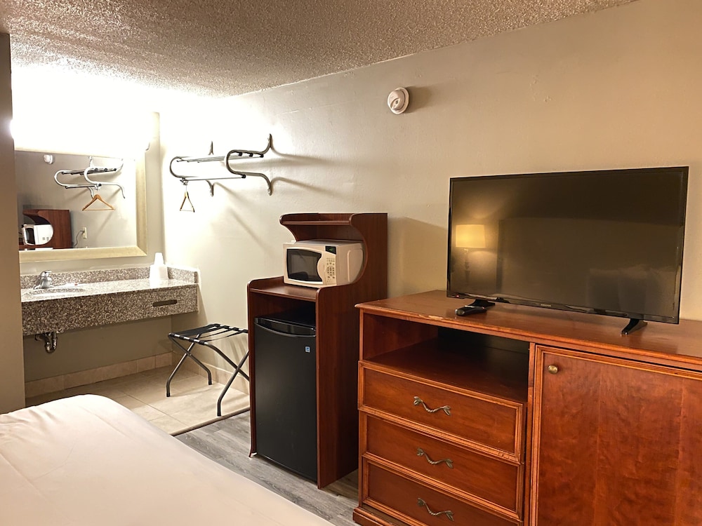 Travelodge by Wyndham Laurel 14/59