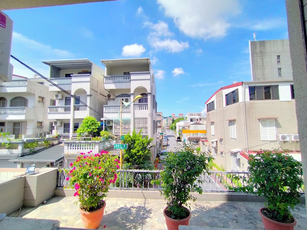 Tau Tau Chu Hotel 11/66
