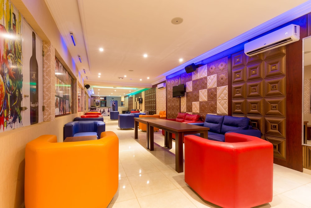 Grand Pela Hotel and Suites 24/44