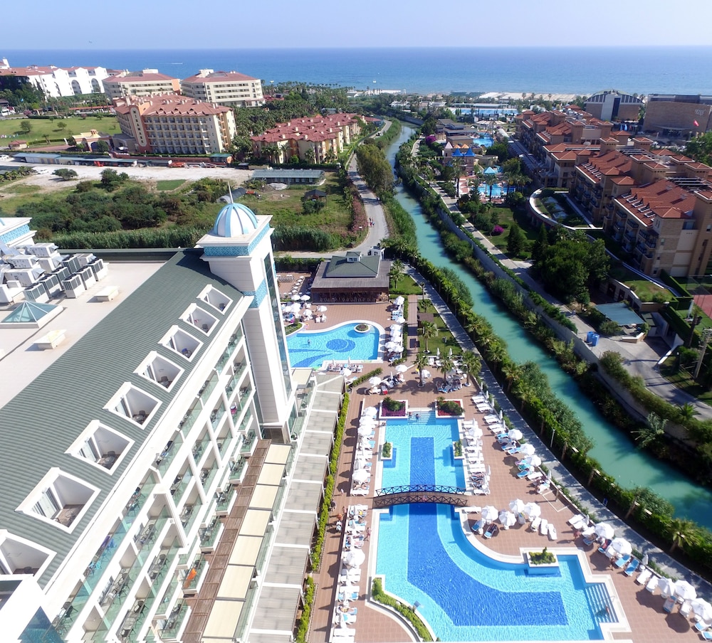 Luna Blanca Resort & Spa in SIDE