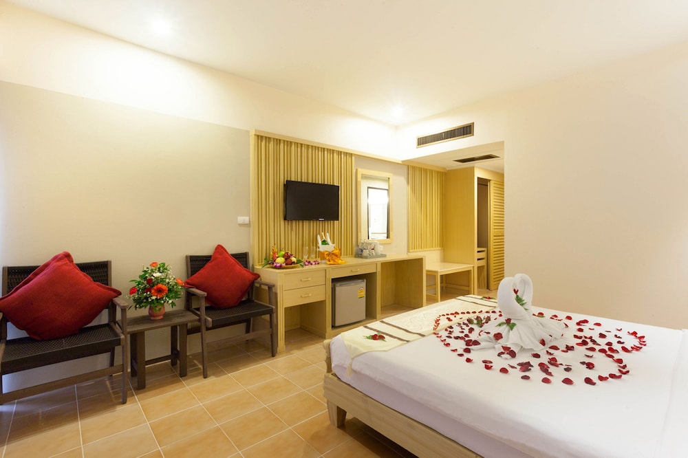 Patong Lodge Hotel 5/59