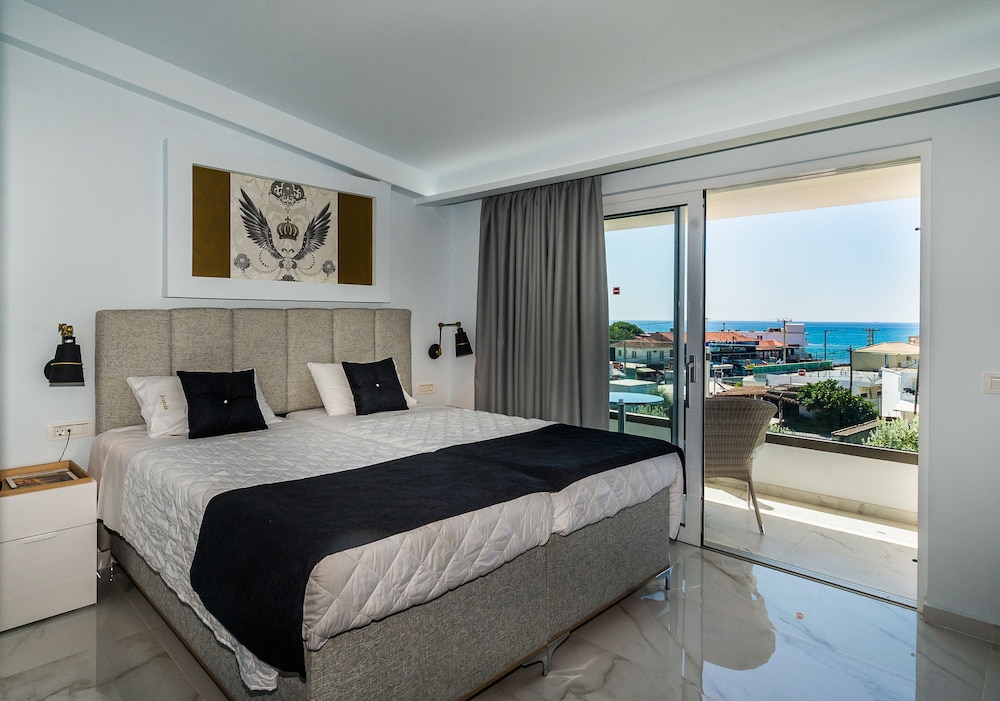 Ionis Art Hotel 5/51