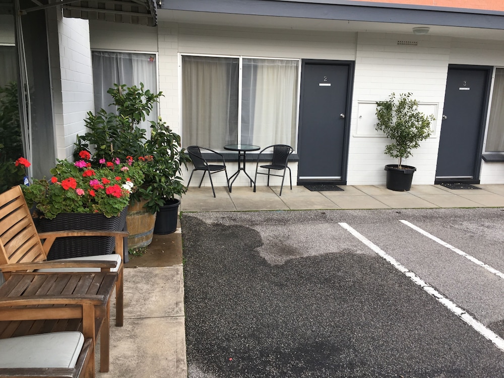 VICTOR HARBOR CITY INN 7/63