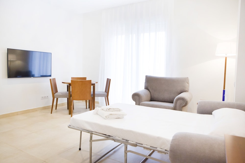 ALBUFERA APARTHOTEL 11/28