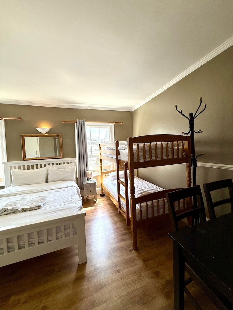 Ebury House Hotel 34/50