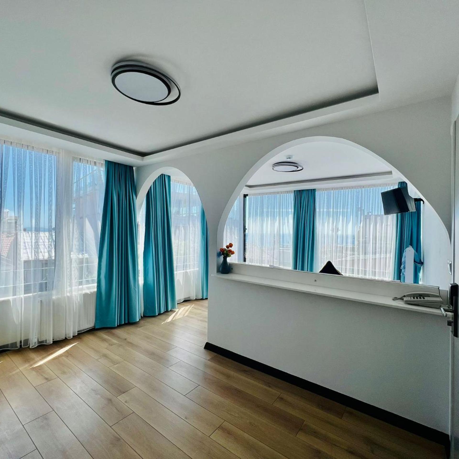 Suite, Queen Bed