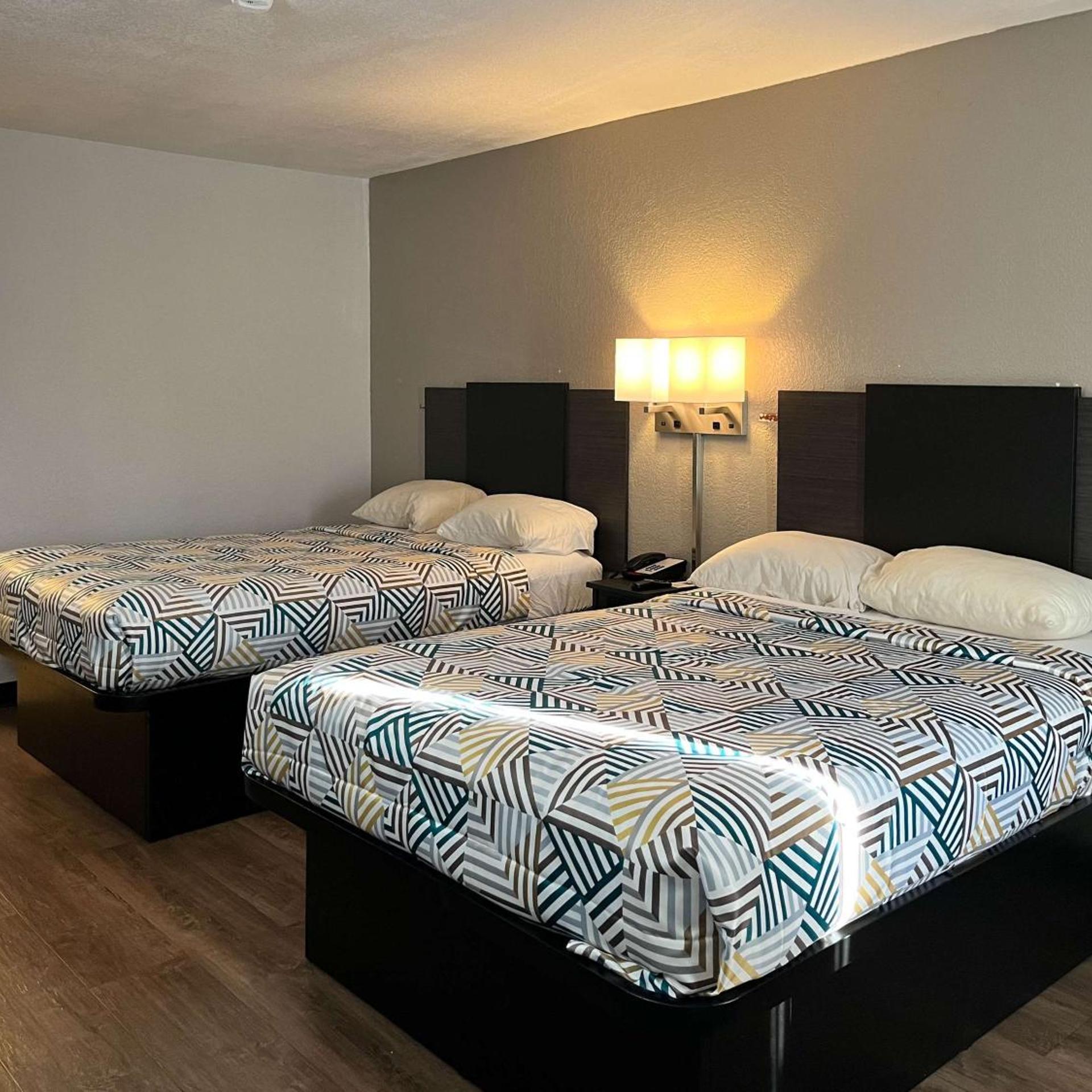 ROOM, QUADRUPLE