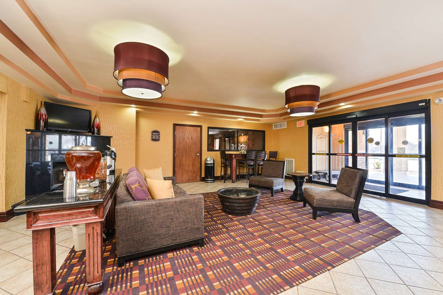 Best Western Plus Midwest Inn and Suites 4/8