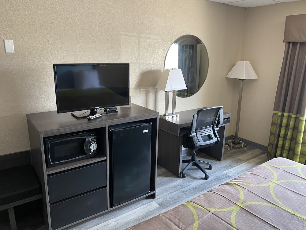 Super 8 By Wyndham Gainesville Tx 49/52