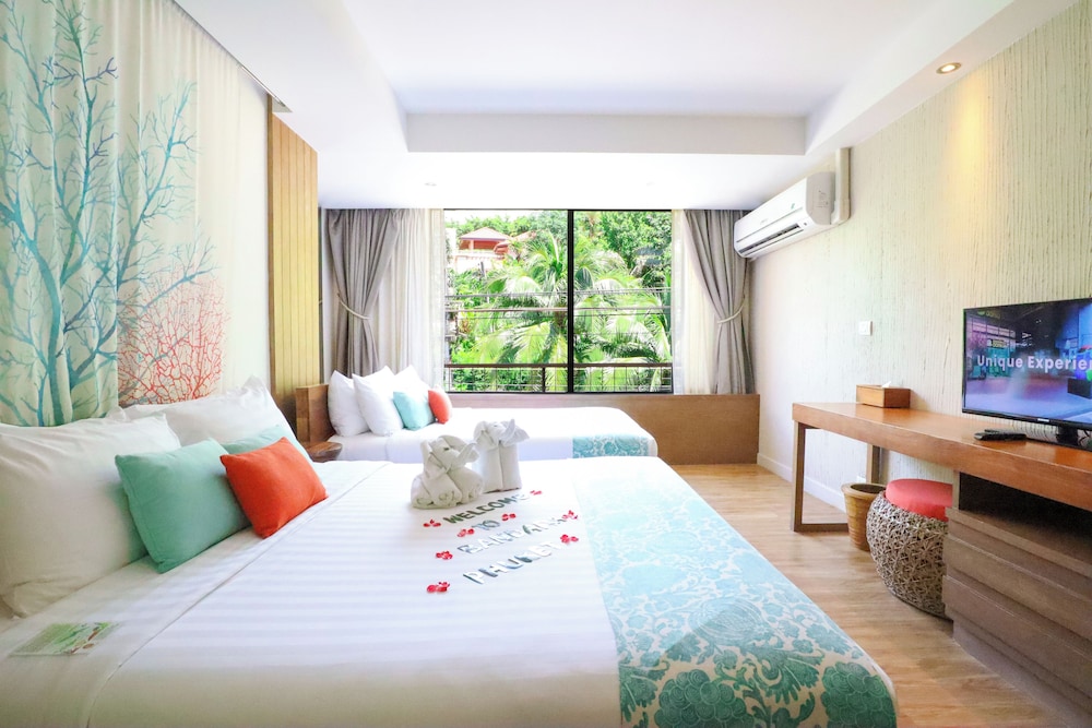 Bandara Beach Resort, Phuket 23/74