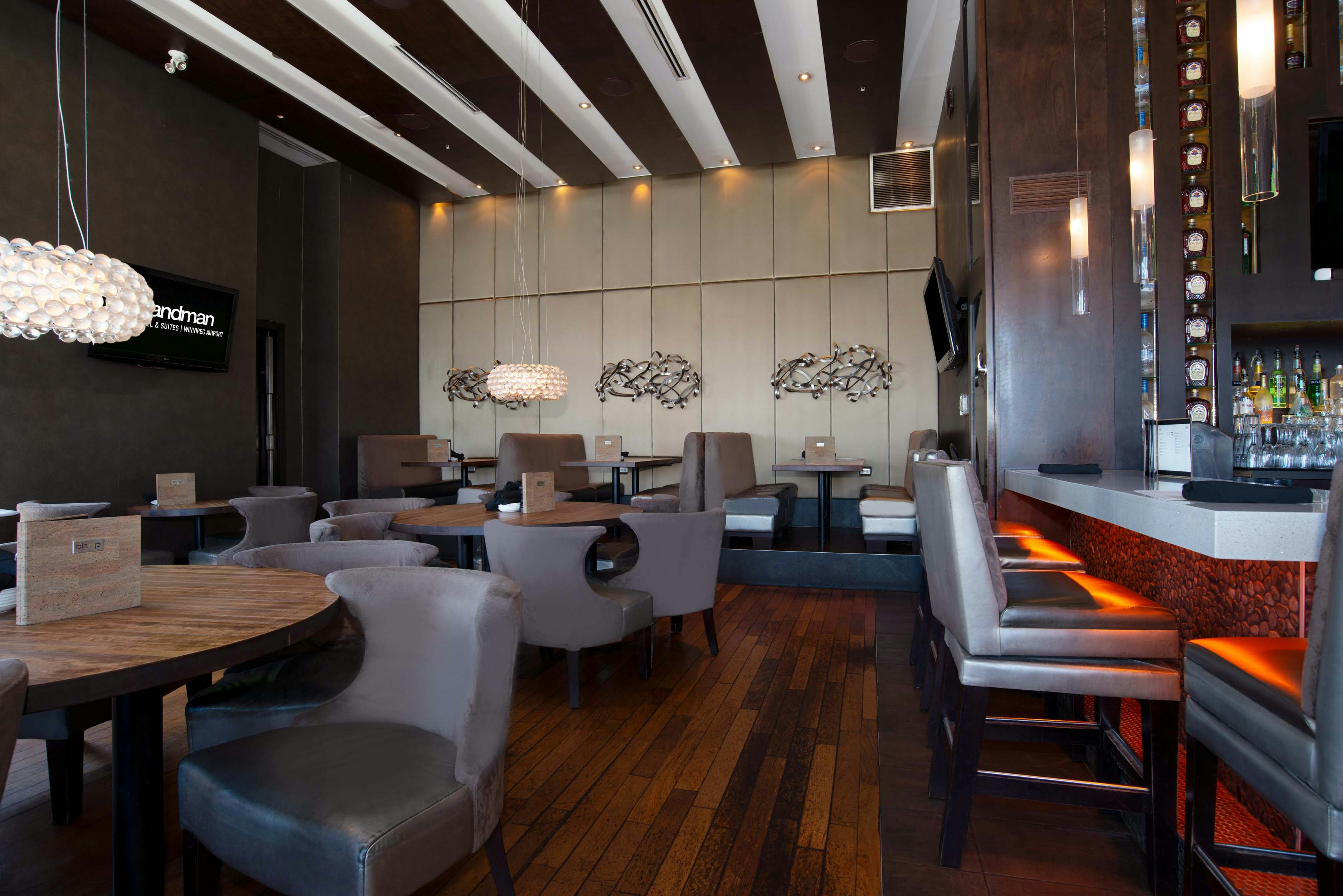 Sandman Hotel & Suites Winnipeg Airport 41/56