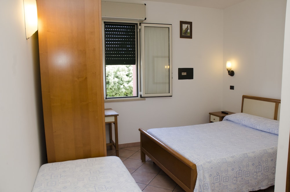 Albergo Bar Cenni 12/48