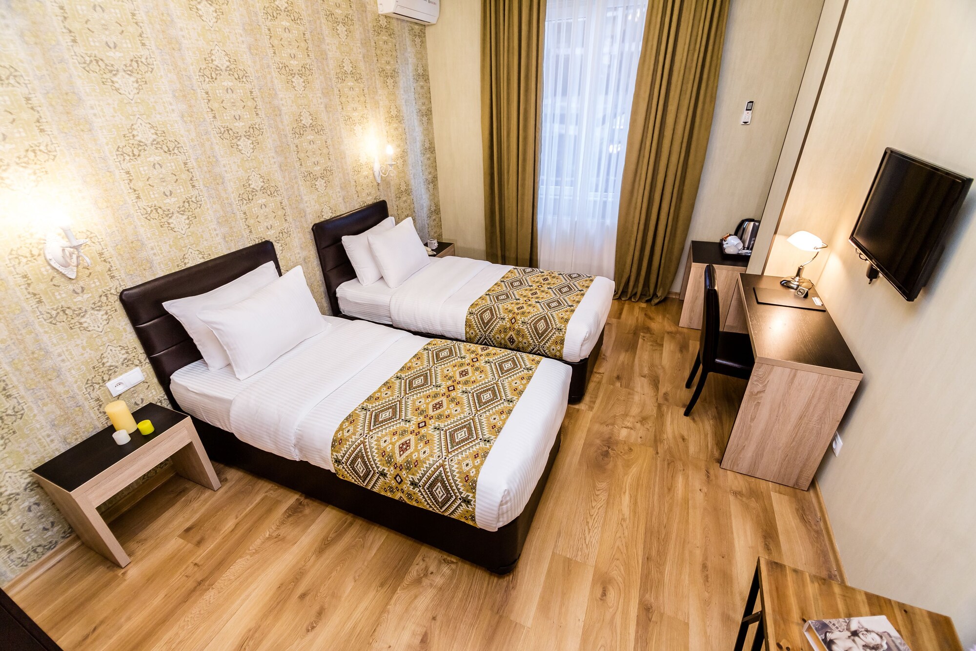 STANDARD, TWIN BEDS