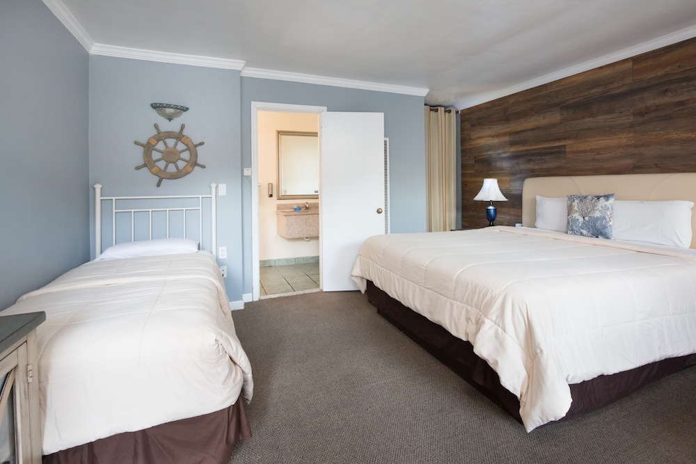 Inn By the Bay Monterey 25/56