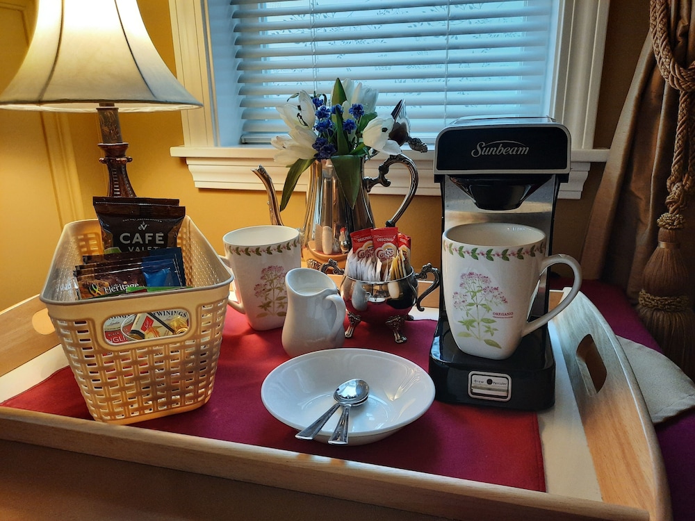 Beacon Inn at Sidney B&B 61/66