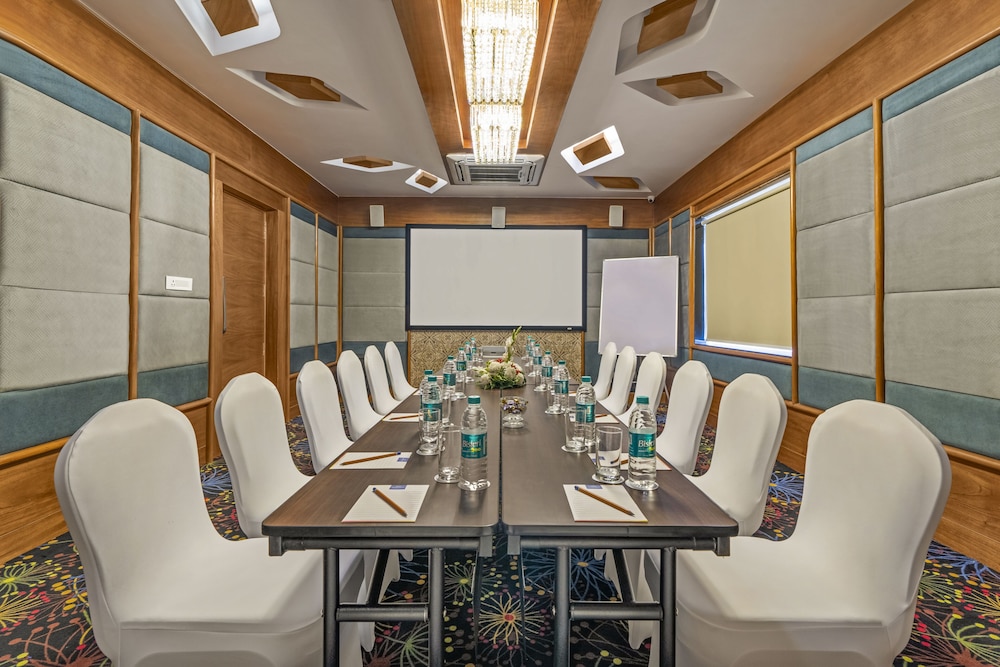 Shyama Sarovar Portico 53/64