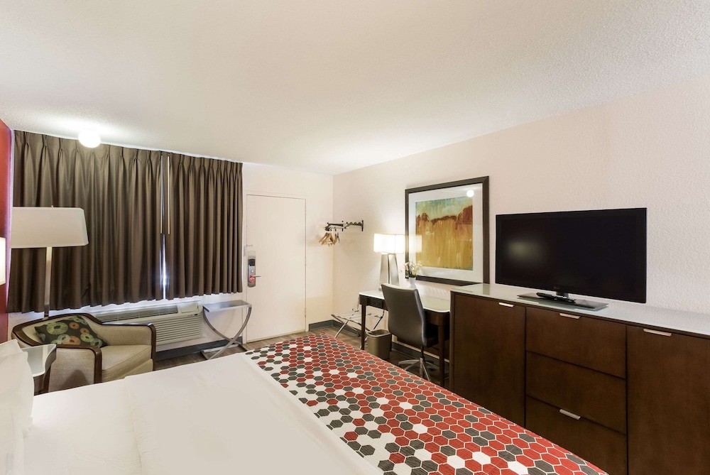 Econo Lodge Washington NC North 23/32