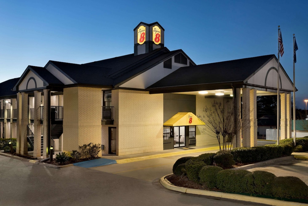 Super 8 by Wyndham Ruston 1/21