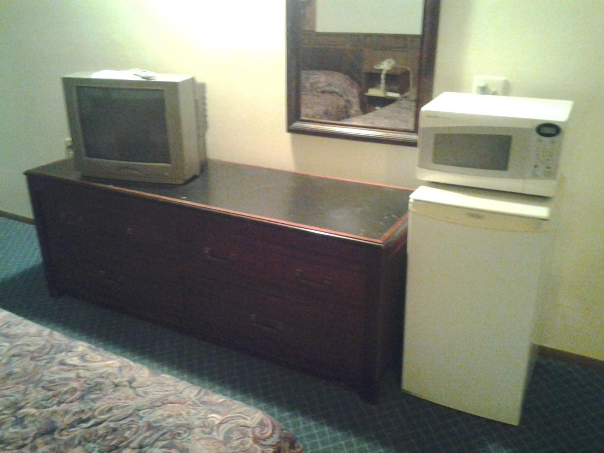Xenia Country Inn 6/40