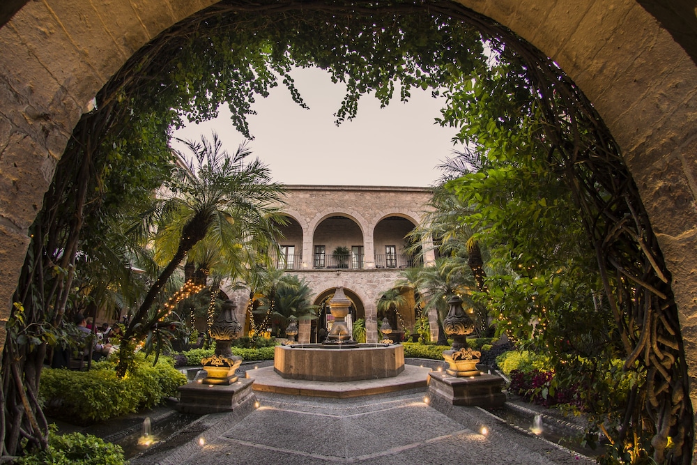 De La Soledad Hotel 1/67