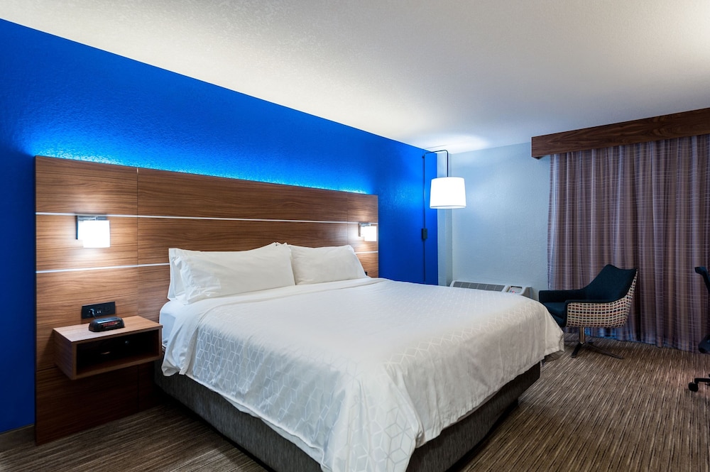 Holiday Inn Express Cape Coral-Fort Myers Area 24/53