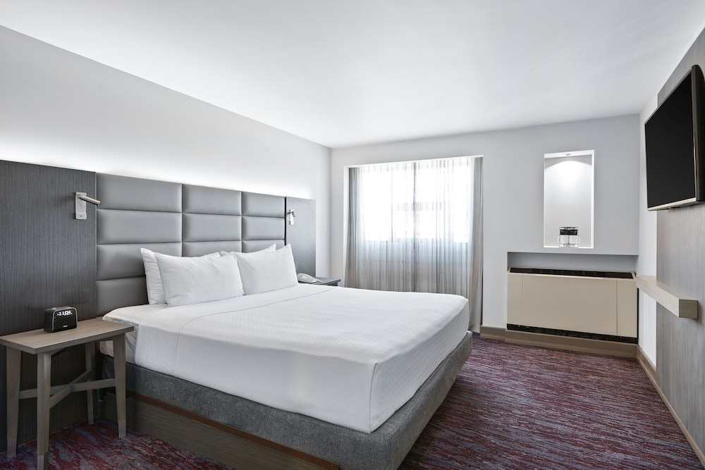 غرفة قياسية بسرير كينج في طابق مرتفع، Crowne Plaza San Jose La Sabana by IHG 2/7