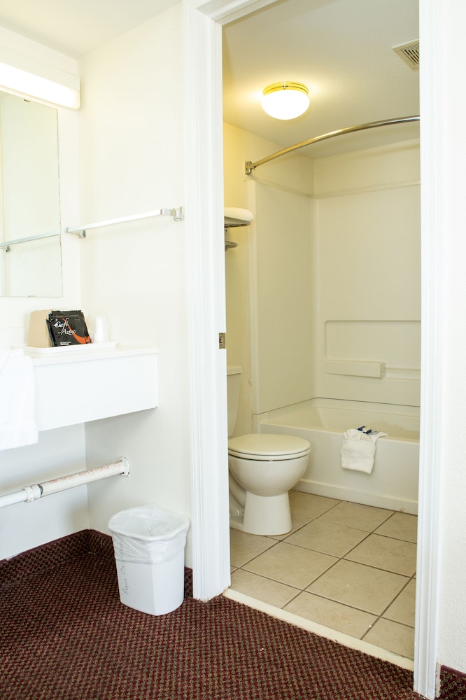 Sands Inn And Kitchen Suites 49/51