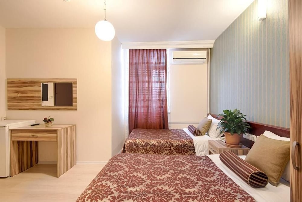 Dinar Hotel 31/43