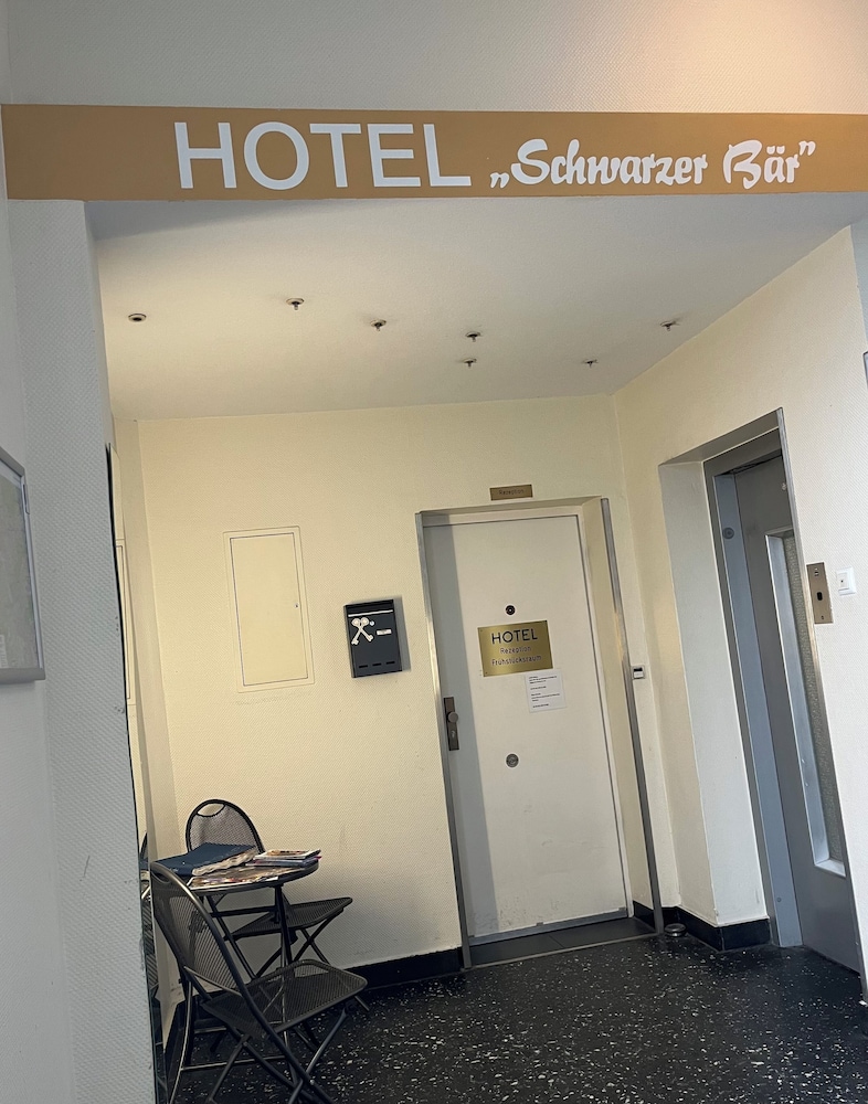 Hotel Schwarzer Bar 5/52