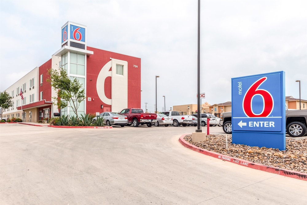 Motel6 Laredo, TX - Airport 57/66