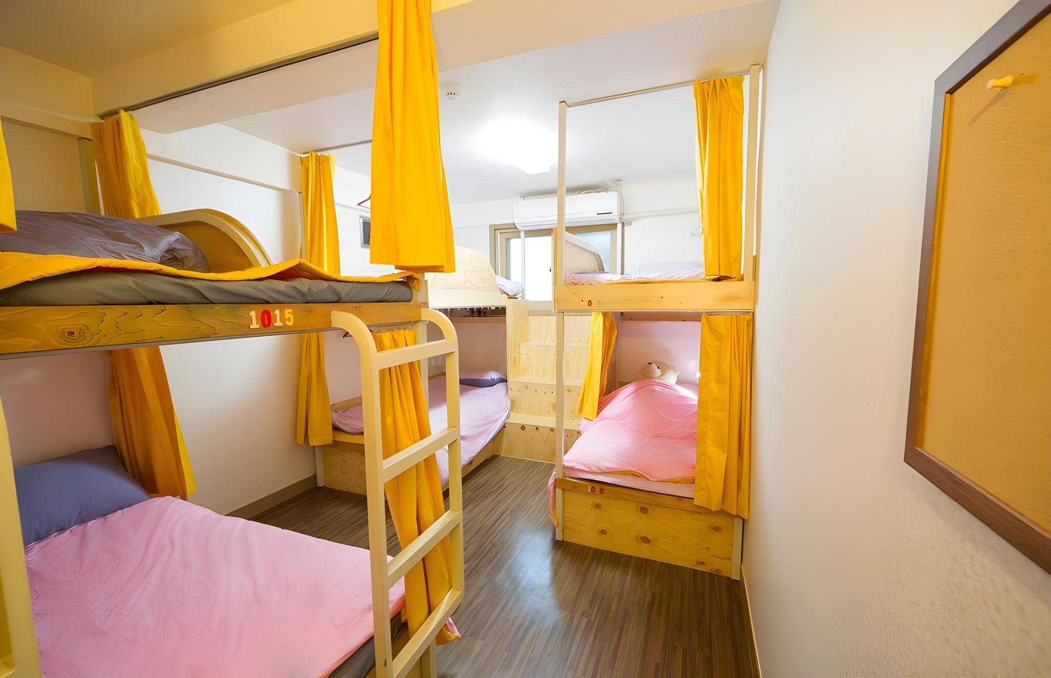 Economy, Multiple Beds