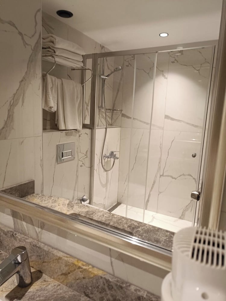 Mineo Hotel Taksim 40/40