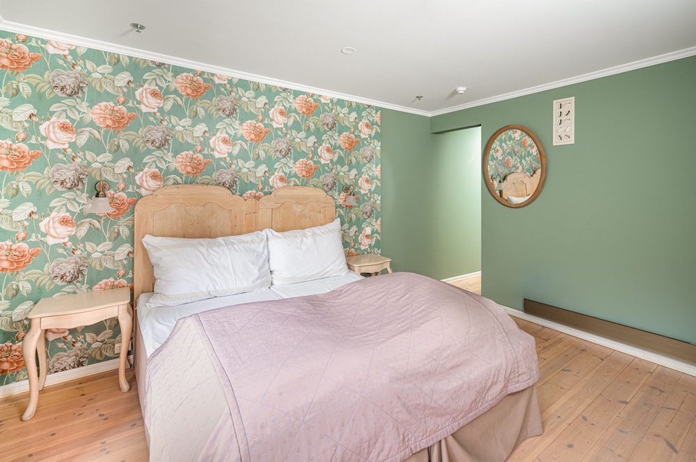 Historical, Twin Beds، Gamla Vaerket 9/10
