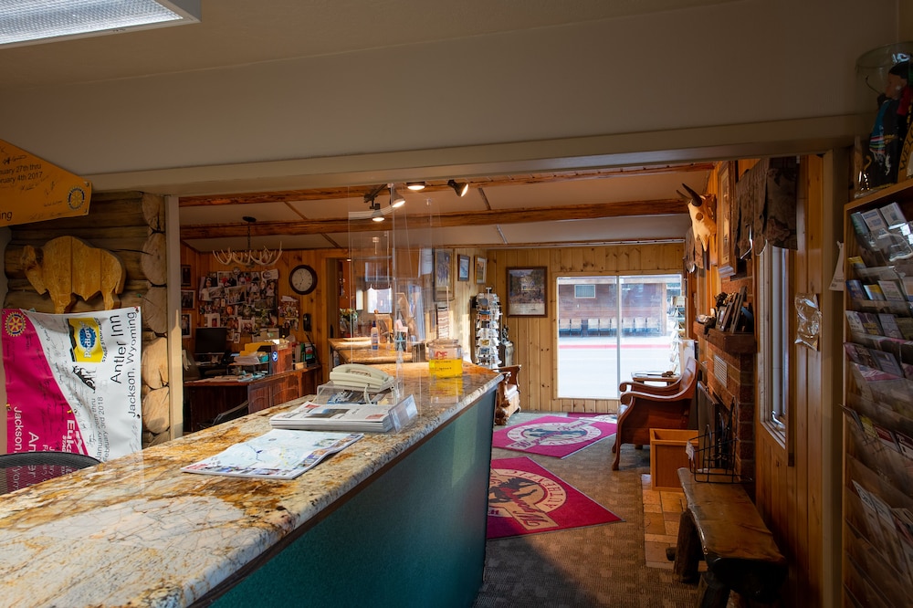 Antler Inn 13/47