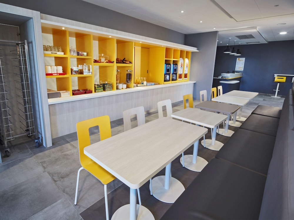 Kyriad ECO - Clermont Ferrand Estaing 27/42