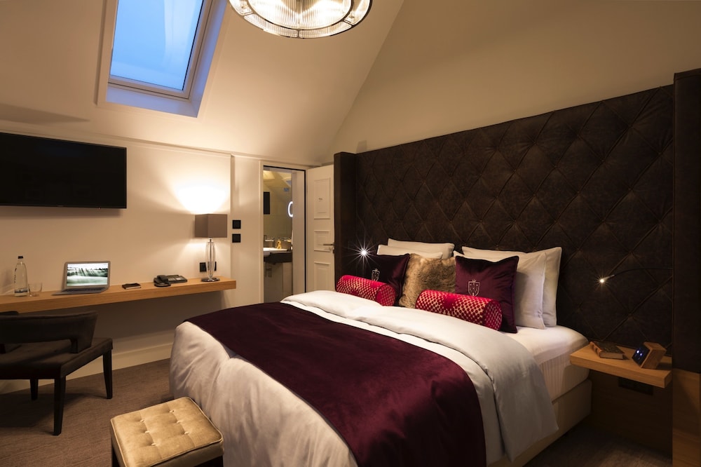 Hotel Brunnenhaus Schloss Landau 18/50