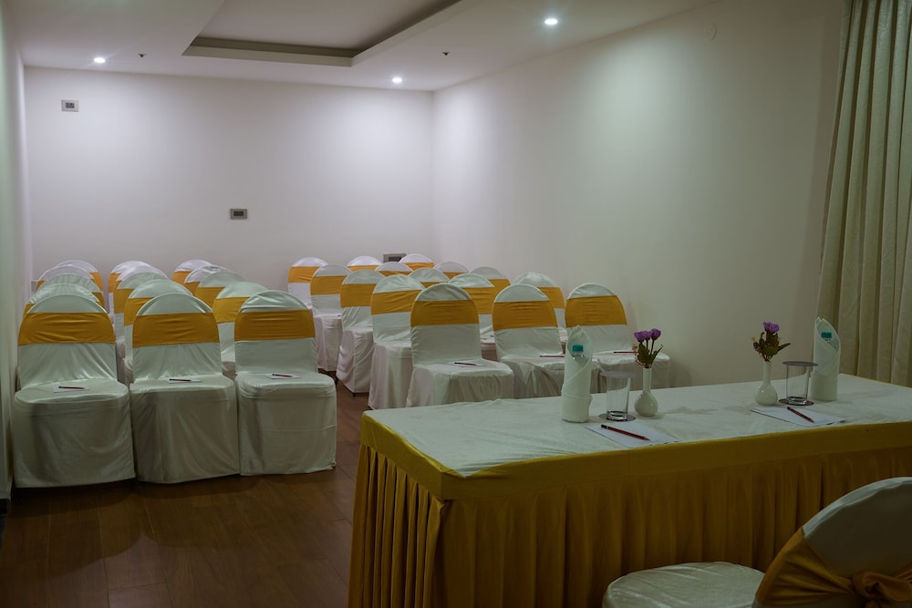 Grand Continent, Malleshwaram - A Sarovar Portico Affiliate Hotel 46/54