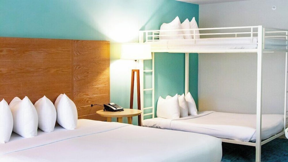 FAMILY SUITE, SUITE, KING BED