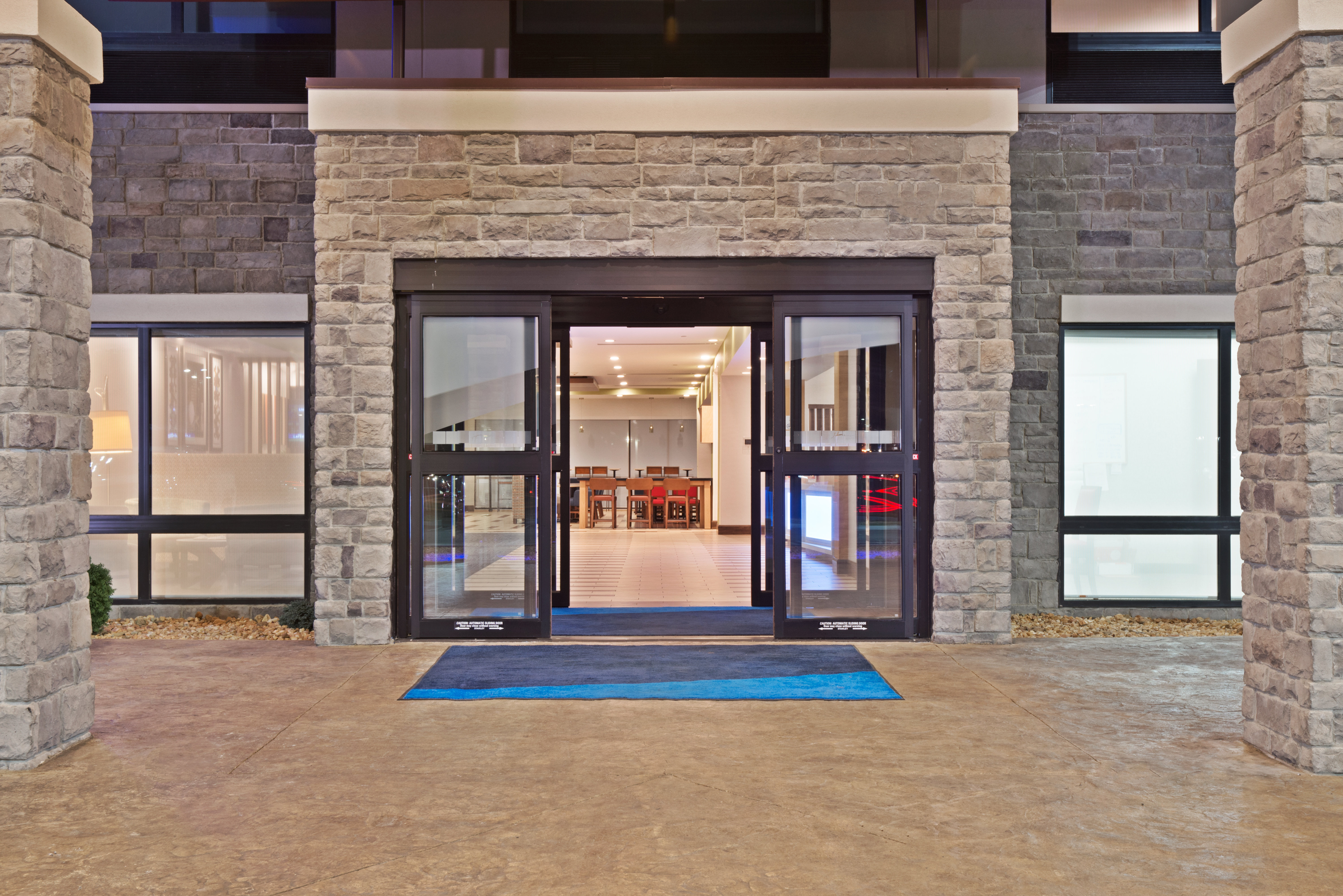 Holiday Inn Express & Suites UNIONTOWN 27/54