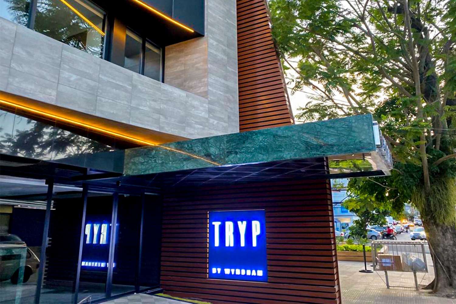 Tryp By Wyndham Santa Cruz 4/38