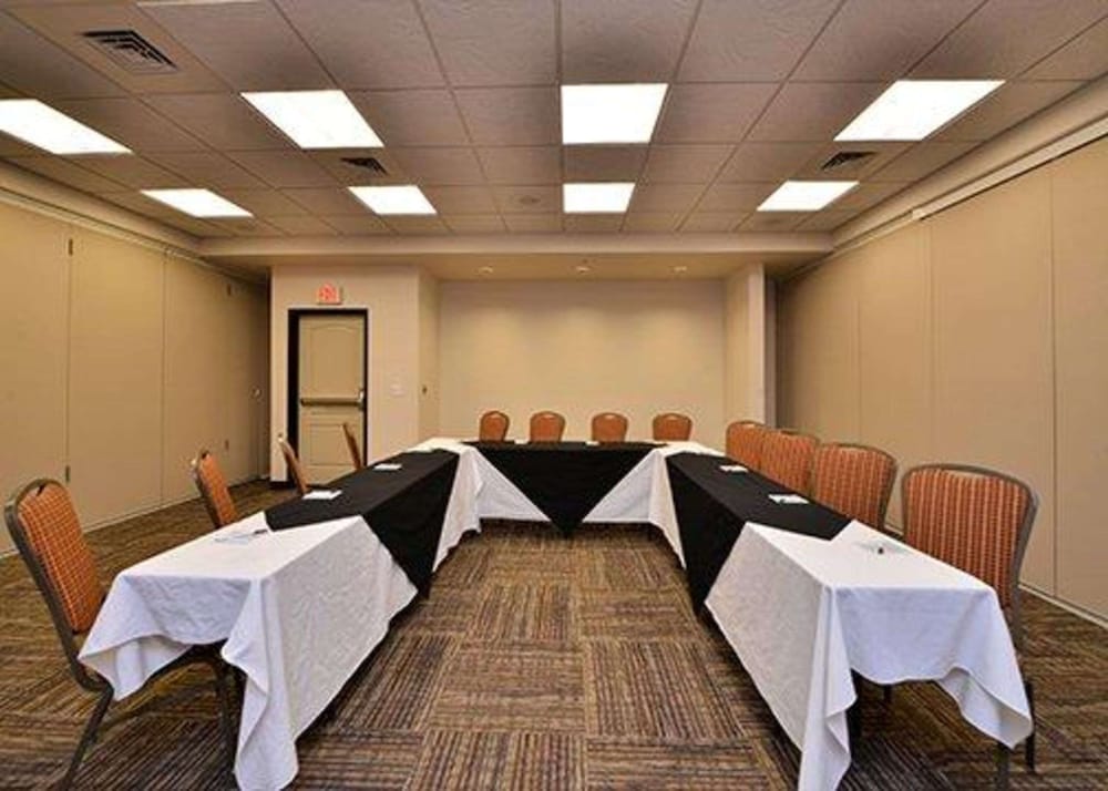 Sleep Inn & Suites & Conference Center Garden City KS 42/47