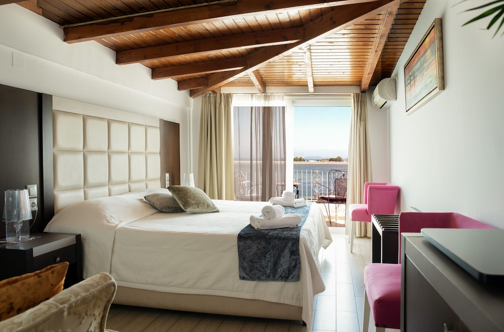 Nirikos Hotel 9/49