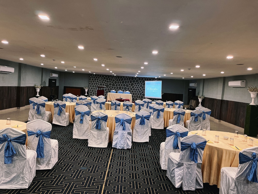 Hotel Clarks Collection Bhavnagar 42/50