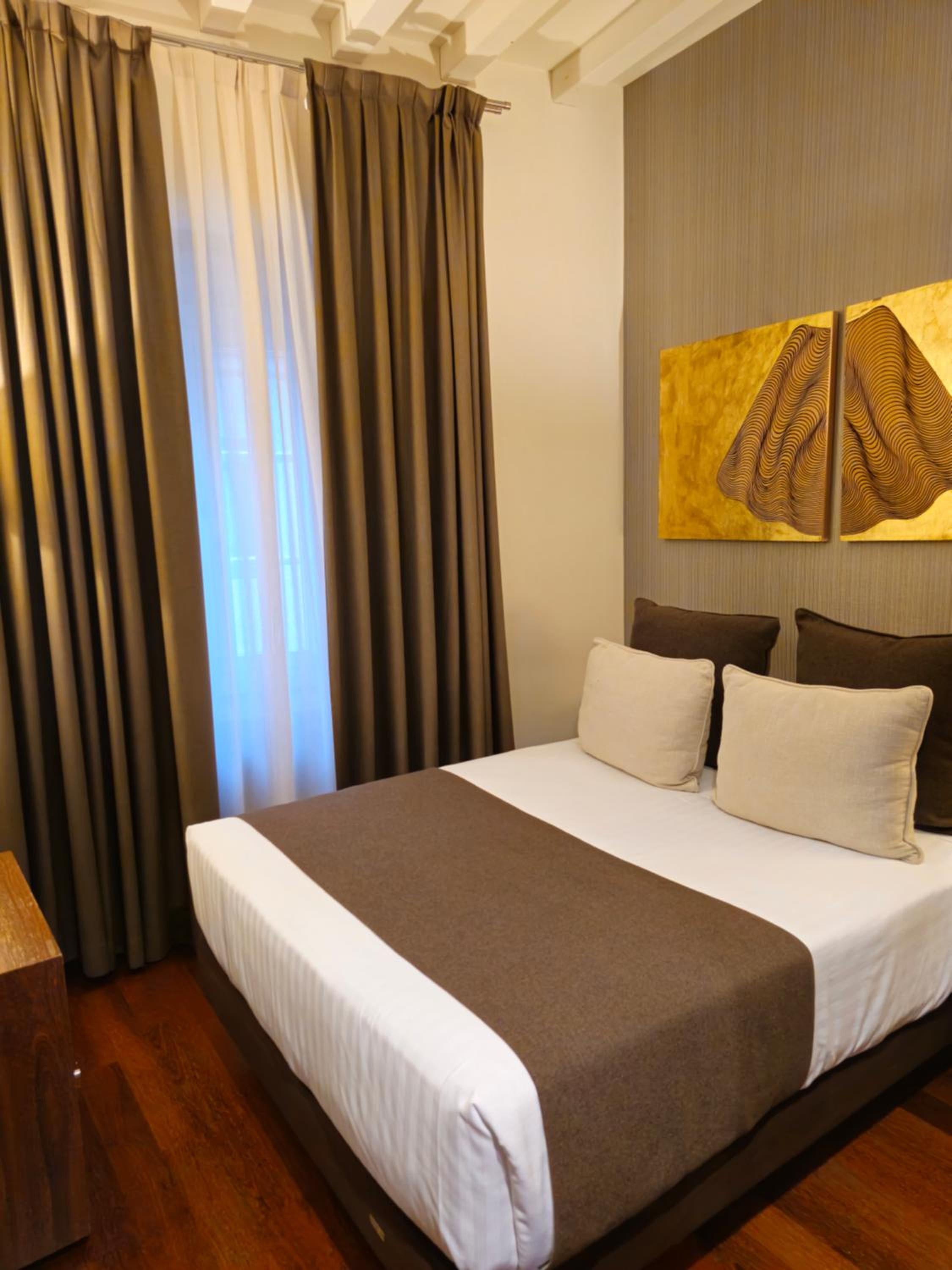 ECONOMY, DOUBLE BED
