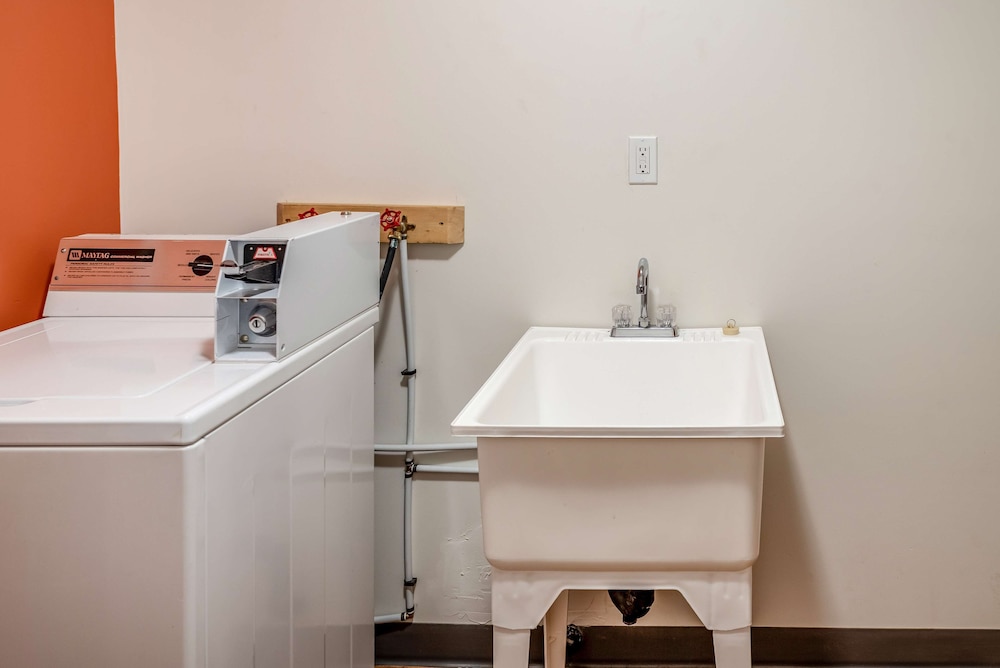 Motel6-Fort Nelson, BC 5/50