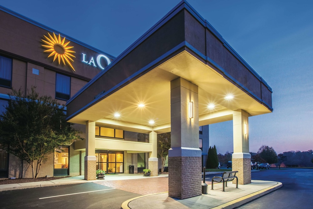 La Quinta Inn & Suites by Wyndham Mechanicsburg - Harrisburg 3/46