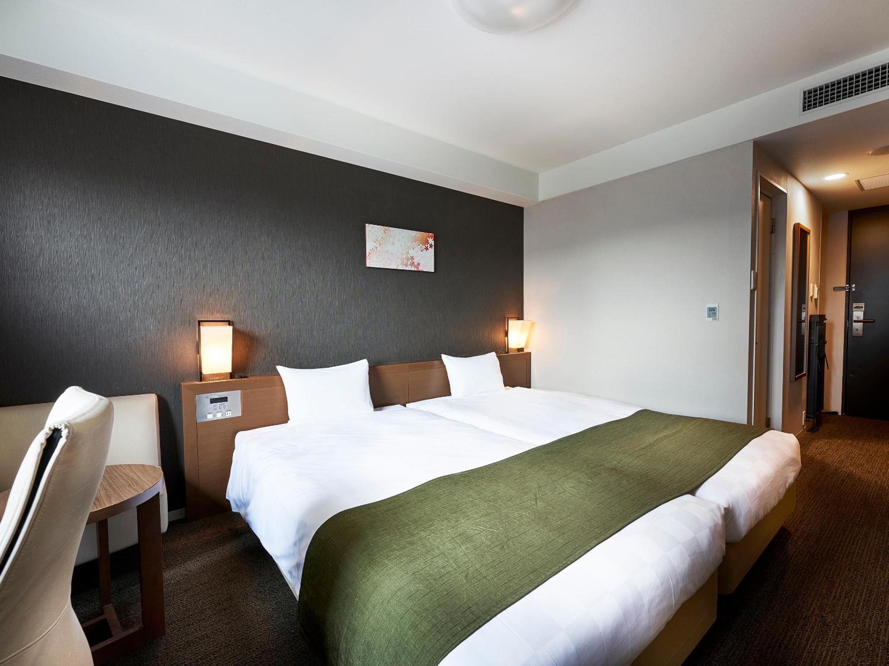 Hollywood, Single, Twin Beds