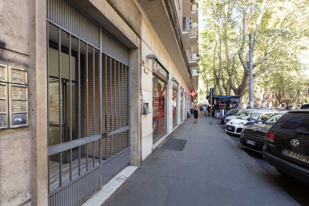 Rome Accommodation - Gianicolo 16/20
